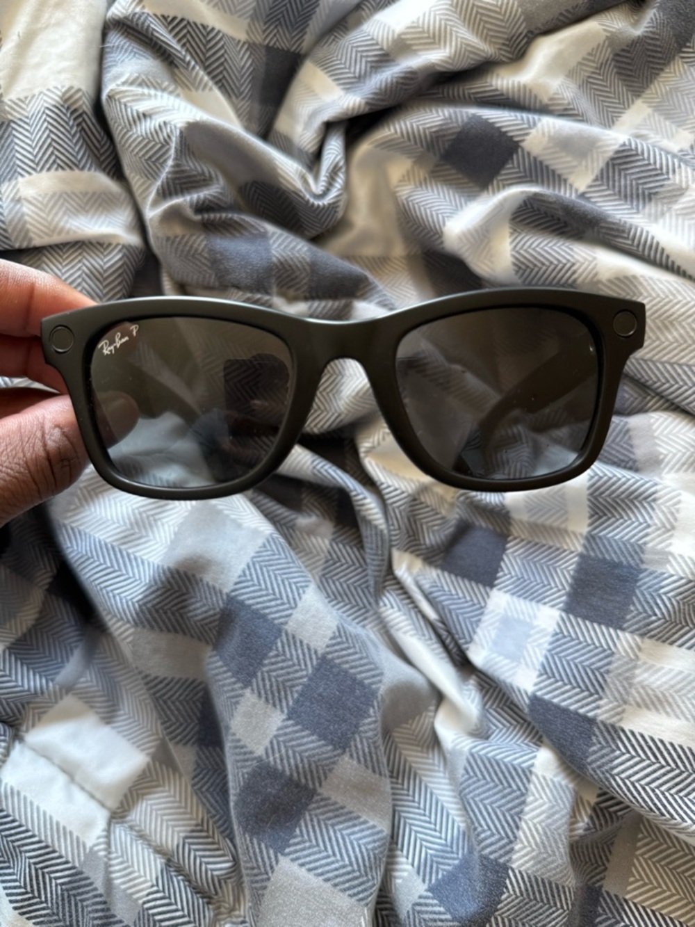 Ray-Ban Black Wayfarer Sunglasses with Silver Hinges